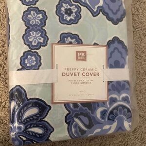 Pottery Barn Teen Preppy Ceramic Duvet Cover and Sham in Blue and White